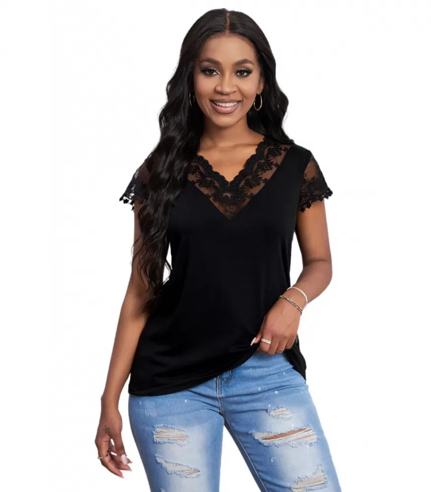 Black short-sleeved lace-ornamented v-shirt