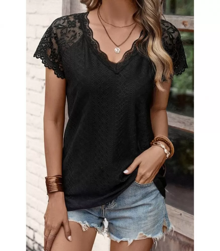 Black short-sleeved v-shirt with lace and embossing