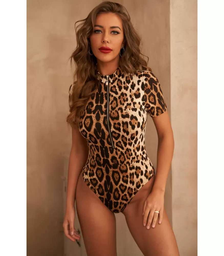 Leopard print short-sleeved v-bodysuit with zipper