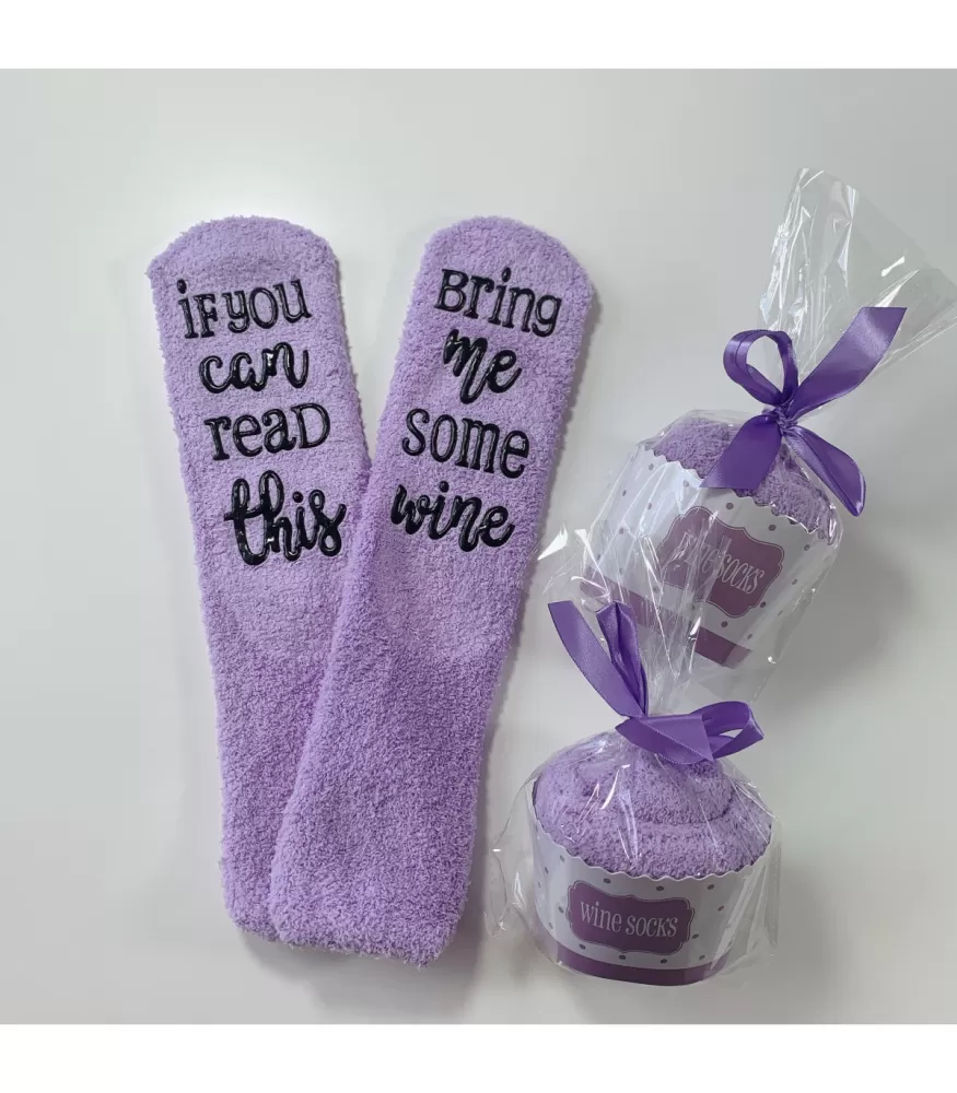 Lilac fluffy socks with wine print