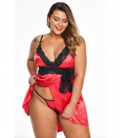 Red and black lace-ornamented satinibabydoll (plus size)